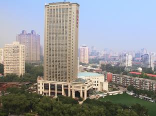 Yuyang Riverview Hotel